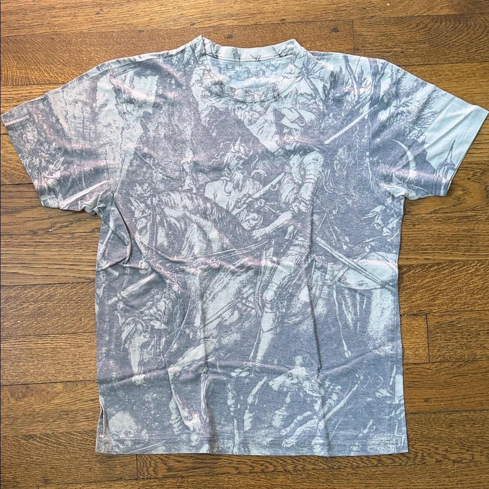 Graphic Crew Neck T-Shirt in Faded Gray